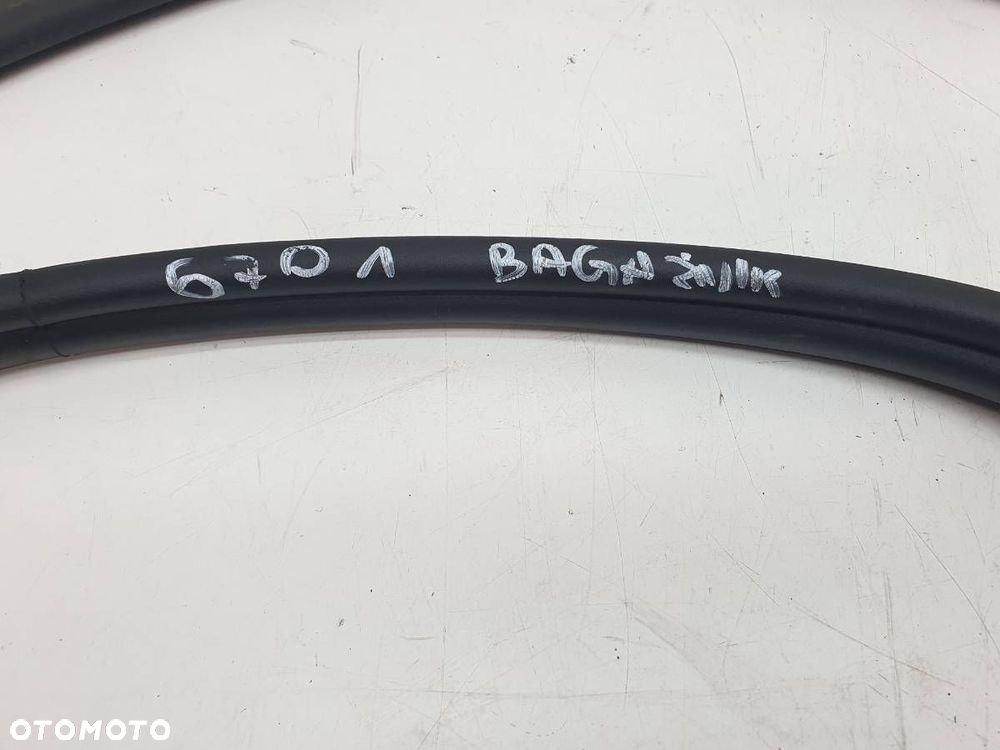 USZCZELKA KLAPY BAGAŻNIKA SEAT LEON IV KOMBI 5FE827705F - 2