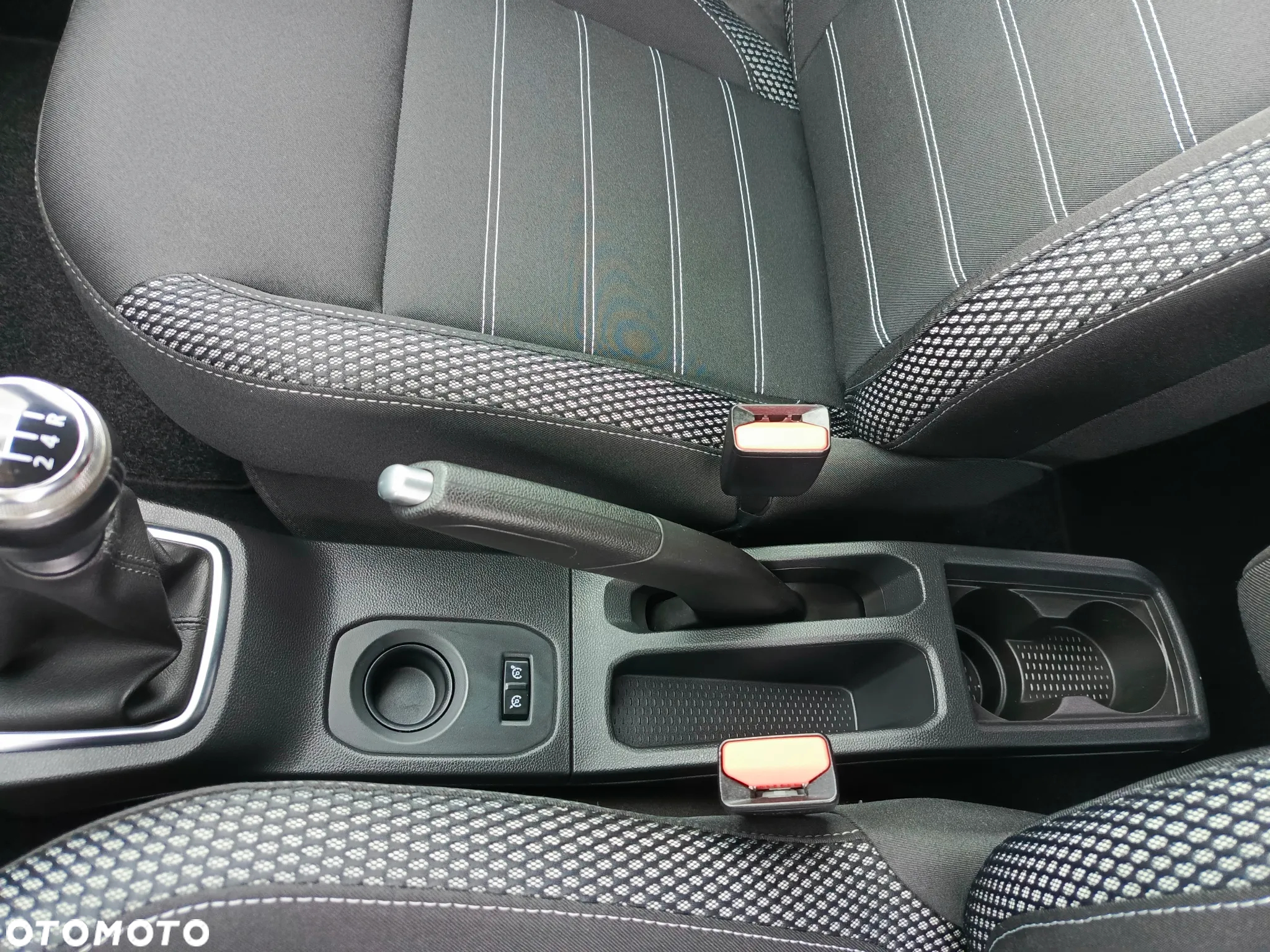Dacia Duster 1.6 SCe S&S - 11