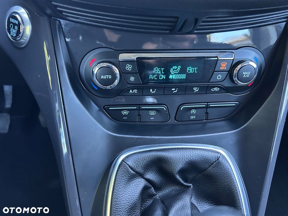 Ford Kuga 1.5 EcoBoost 2x4 Titanium - 27