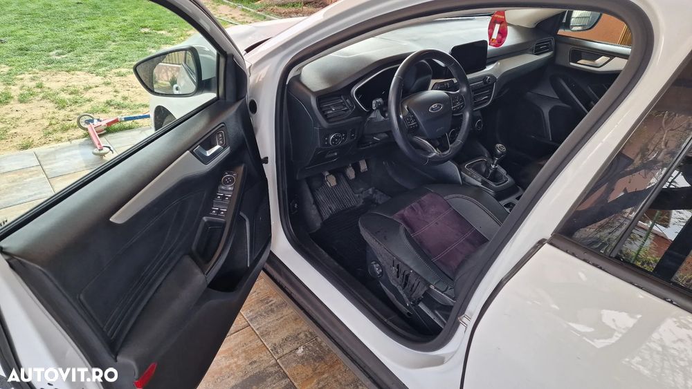 Ford Focus 1.0 EcoBoost Titanium - 8