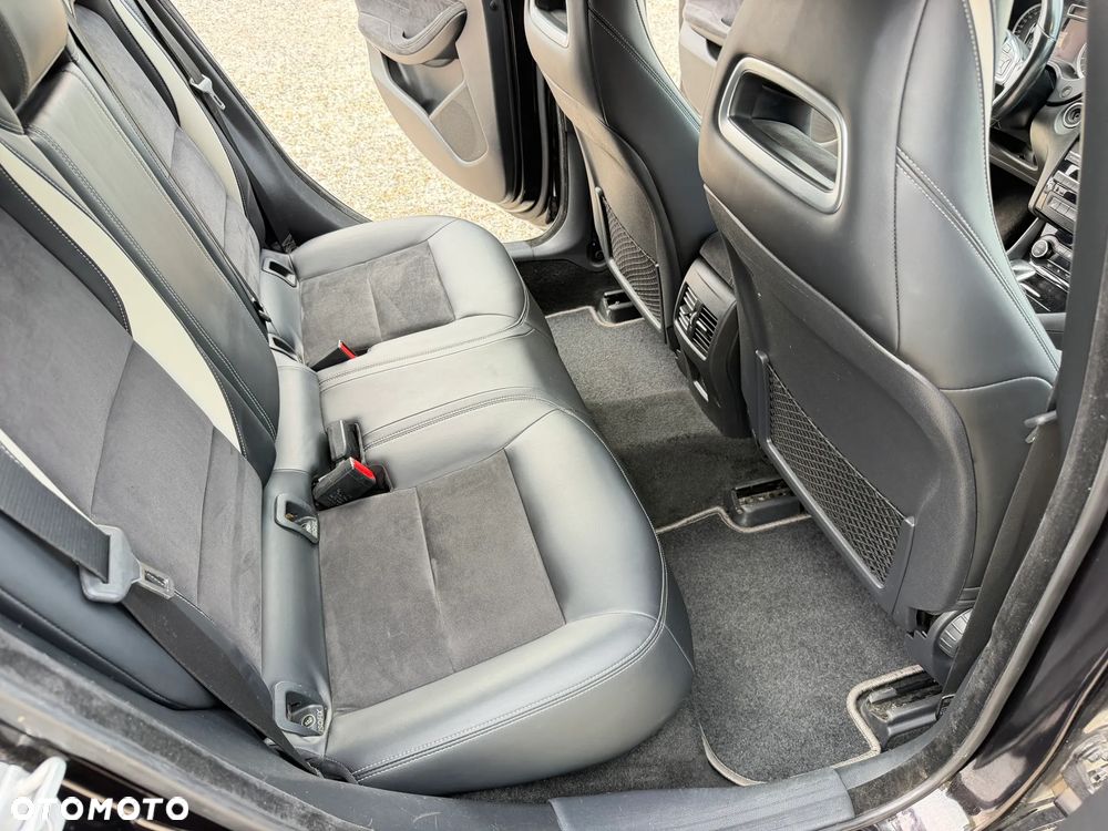 Infiniti Q30 1.6t Sport 7DCT - 8