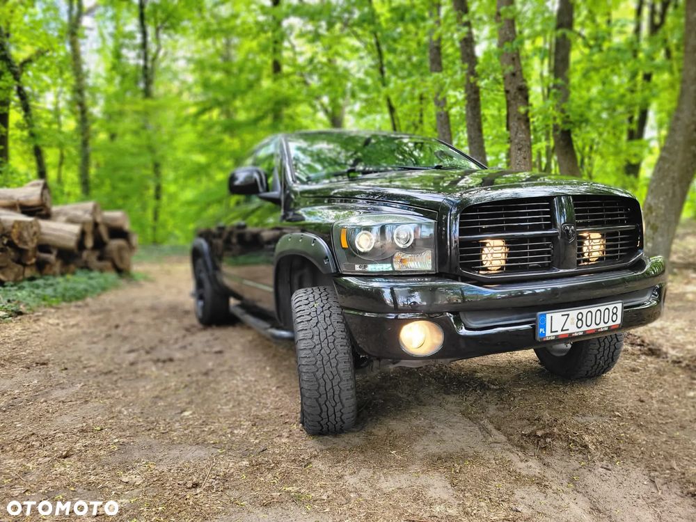 Dodge RAM - 1