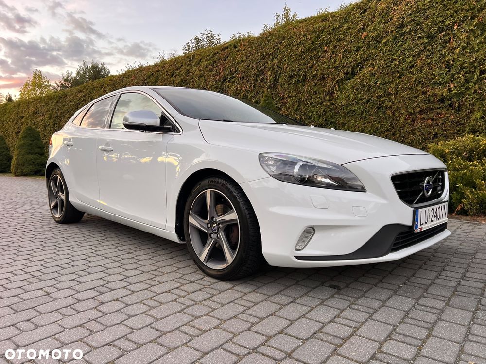 Volvo V40 D2 R-Design - 10