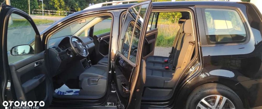 Volkswagen Touran 2.0 TDI DPF DSG STYLE - 4