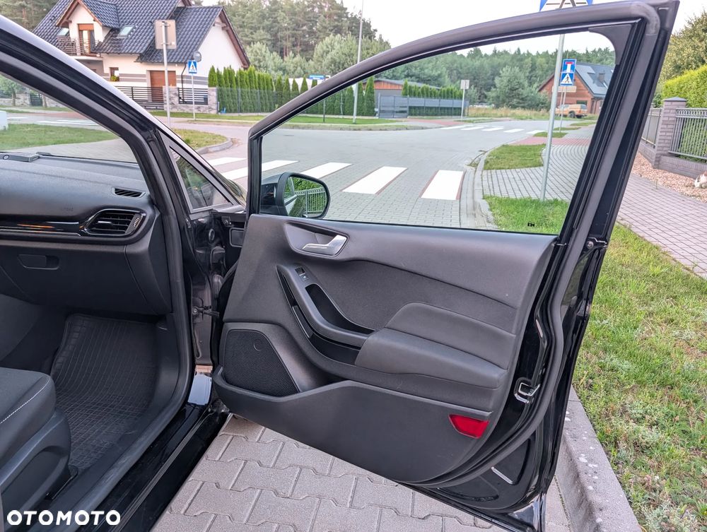 Ford Fiesta 1.5 TDCi SYNC Edition - 23