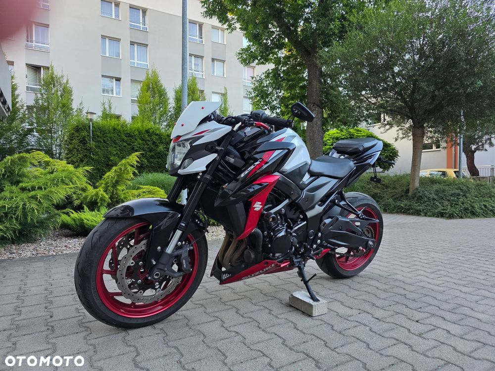 Suzuki GSX - 4