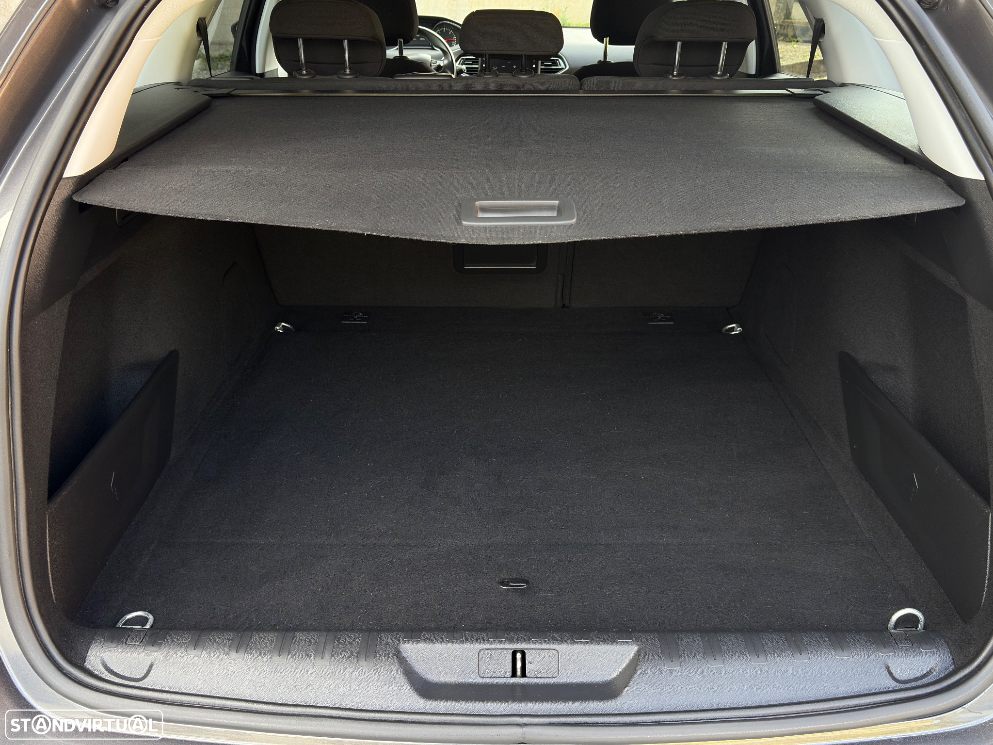 Peugeot 308 1.5 BlueHDi Style - 11