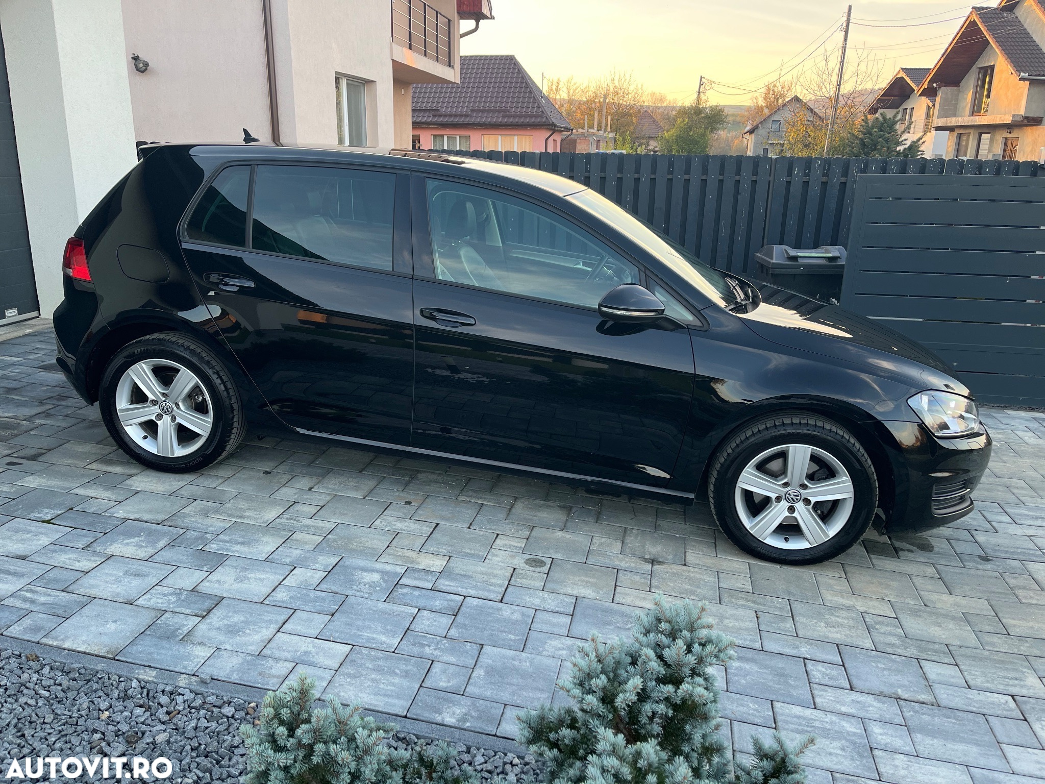Volkswagen Golf 1.6 TDI DPF BMT DSG Comfortline - 3
