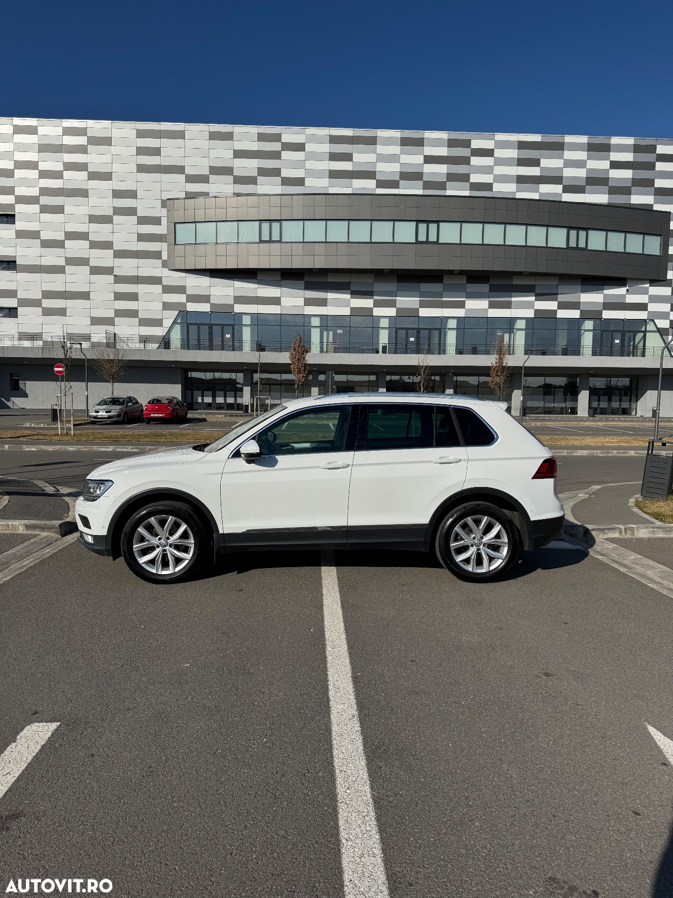 Volkswagen Tiguan - 14
