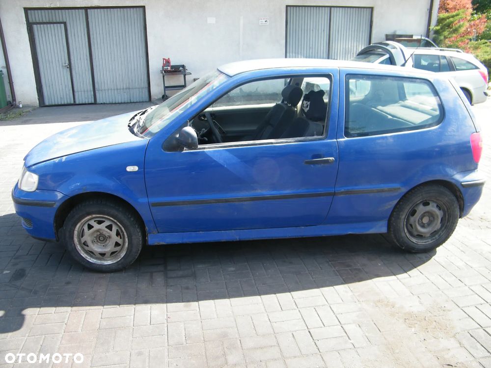 Volkswagen Polo III FL (6N2) (99-01r.) 1.4 B 100 KM. Silnik AUB Skrzynia ETC lakier 1C/A5C .Cały na części.GWARANCJA !!! Przód Tył Zestaw Komplet Drzwi Klapa Zderzak Błotnik Maska Grill Atrapa Szyba Pas Lampa Lusterko Boczki Fotel Kanapa Kokpit Deska Rozdzielcza Przełącznik Włącznik Sterownik Przewody Wiązka Instalacja Moduł Komputer Czujnik Listwa Pompa Alternator Wtryski Głowica Rozrusznik Kompresor Sprzęgło Dwumas Silnik Skrzynia ABS Klimatyzacji Paliwa Wspomagania Kolektor Turbina Przepustnica Zawór Chłodnica Koło Hak Belka Sanki Zawieszenie Mcpherson Półoś Amortyzator Wydech Tłumik Zacisk Most - 2