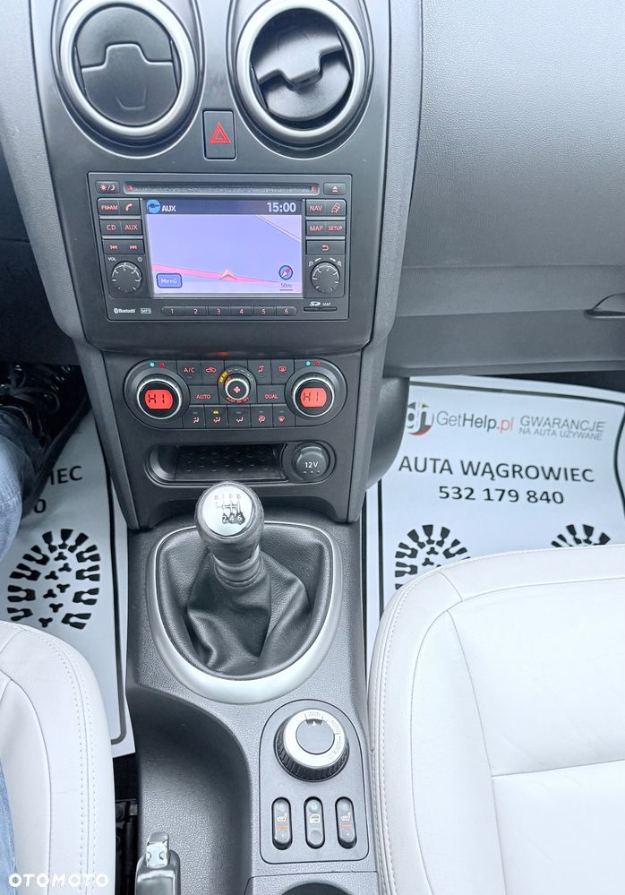 Nissan Qashqai 2.0 dCi 4 x 4 DPF tekna - 36