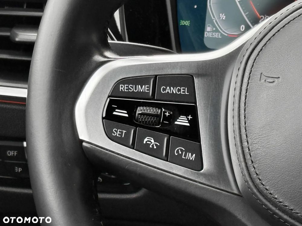 BMW Seria 3 318d Sport Line Shadow - 22