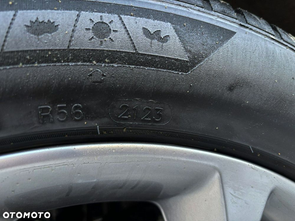 Ford Kuga 2.0 TDCi 4x4 Individual - 32