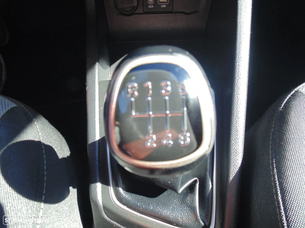 Hyundai i20 1.1 CRDi Access Plus - 28