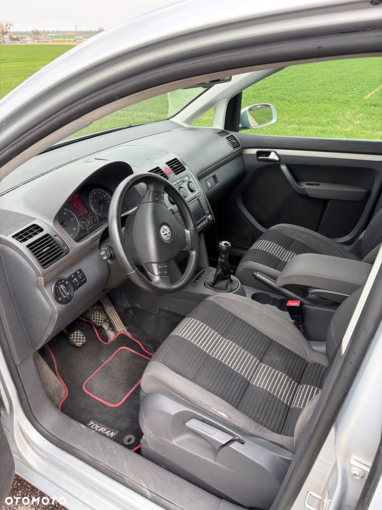 Volkswagen Touran 1.9 TDI DPF BlueMot Conceptline - 7