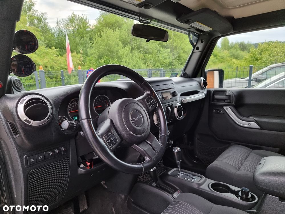 Jeep Wrangler - 5