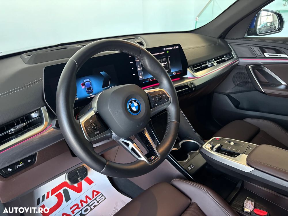 BMW iX2 - 12