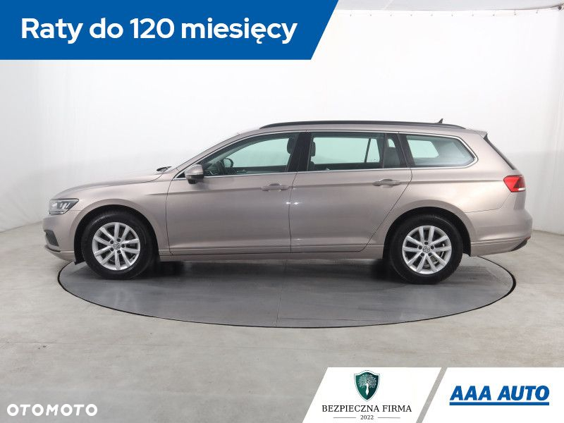 Volkswagen Passat - 3