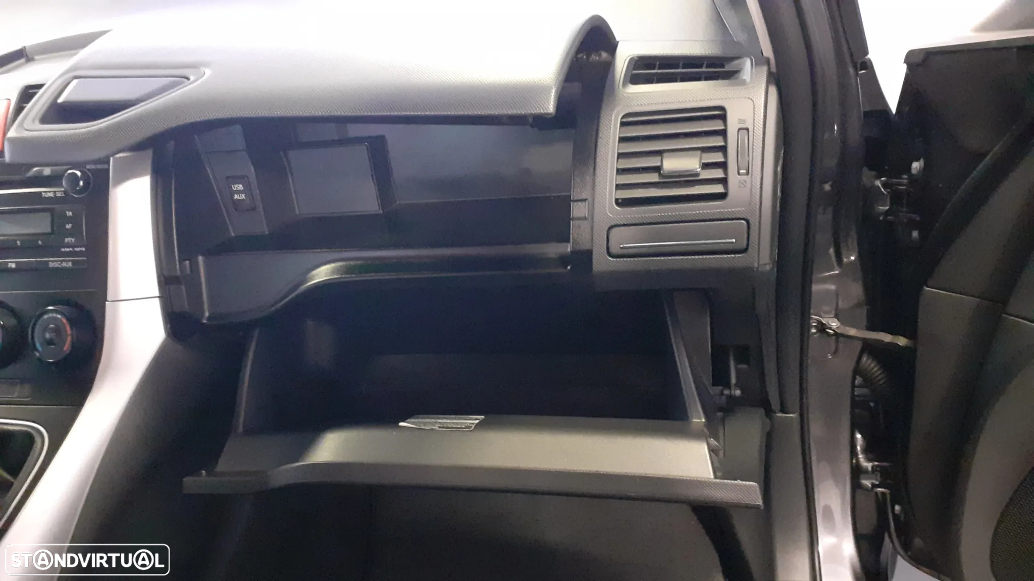 Toyota Auris 1.4 VVT-i AC - 9