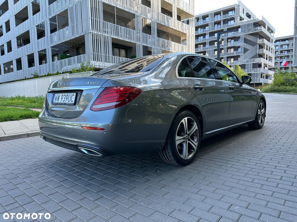 Mercedes-Benz Klasa E 220 d 4-Matic Business Edition 9G-TRONIC - 4