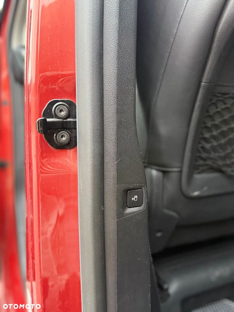 Peugeot Traveller - 12