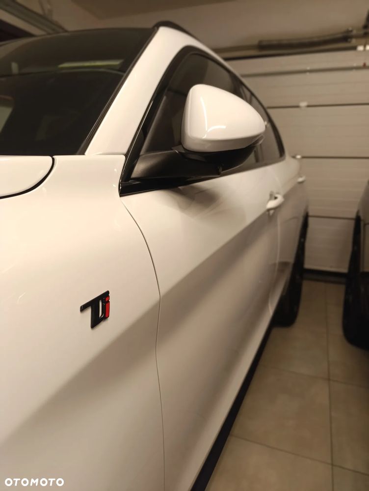 Alfa Romeo Stelvio 2.0 Turbo 16V AT8-Q4 Ti - 36