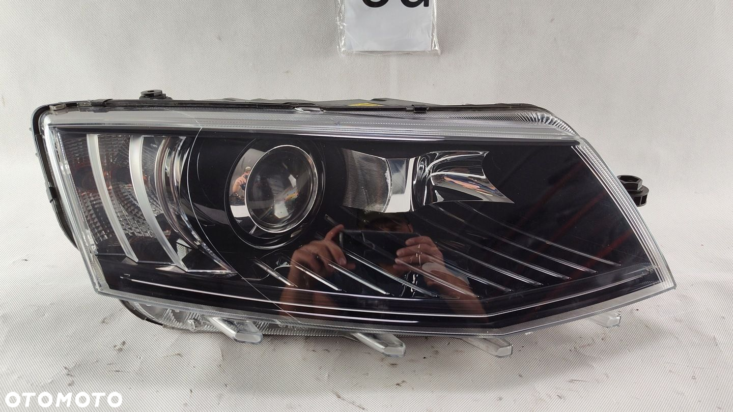 SKODA OCTAVIA III XENON PRAWY SKRĘTNY LED LAMPA PRAWA 5E1941016B - 4
