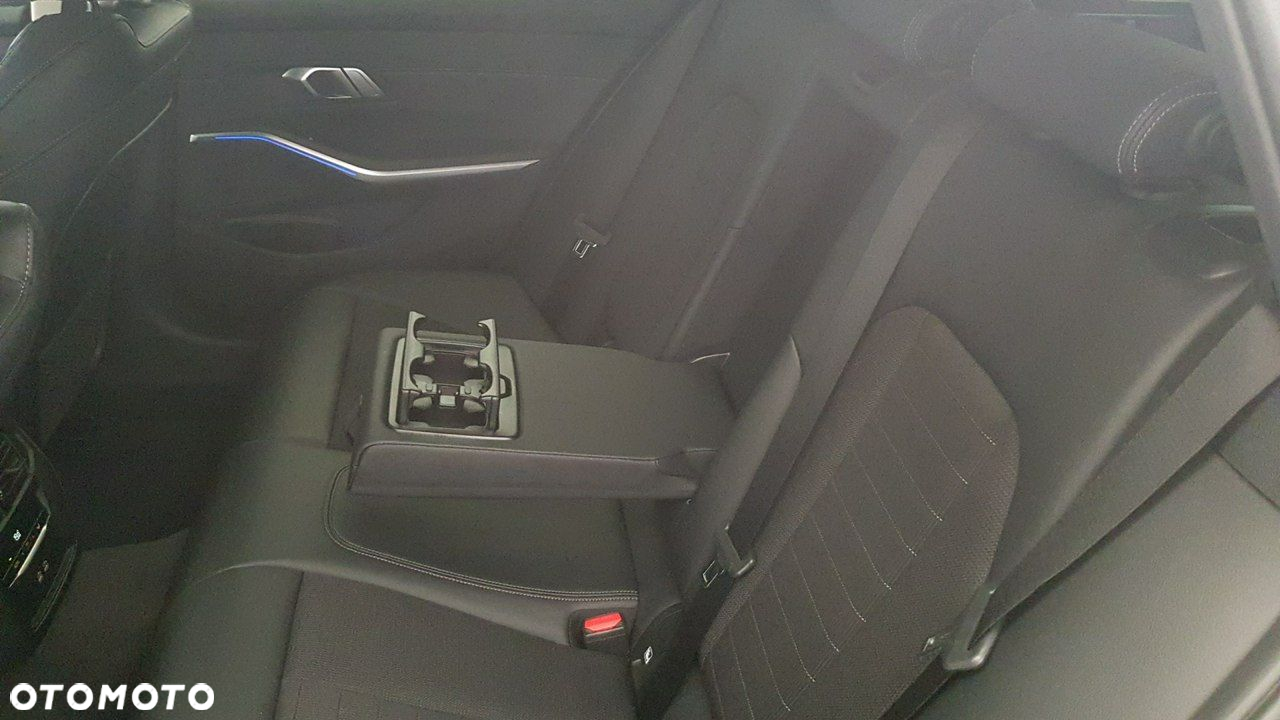 BMW Seria 3 - 22