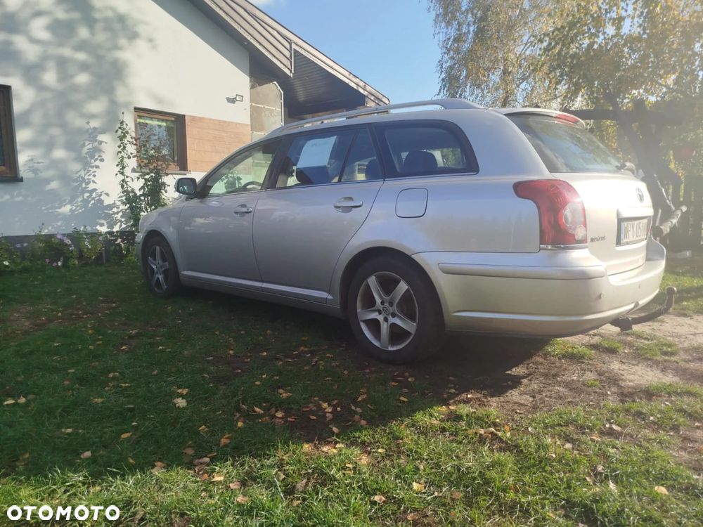 Toyota Avensis 2.0 D-4D Sol Premium - 3