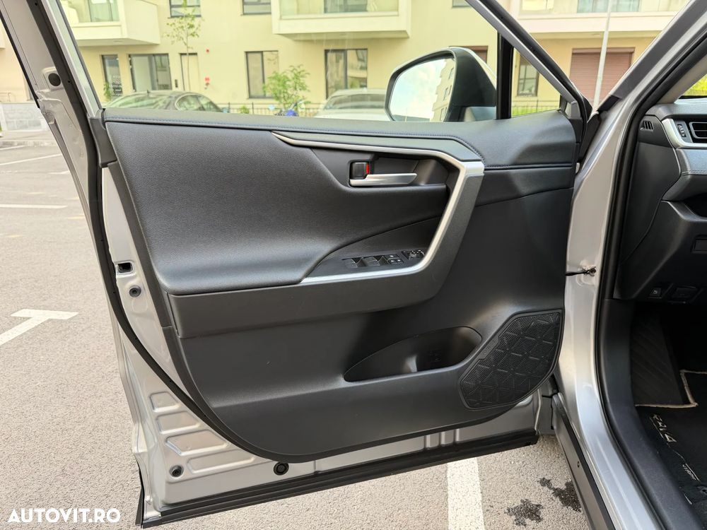 Toyota RAV4 - 10