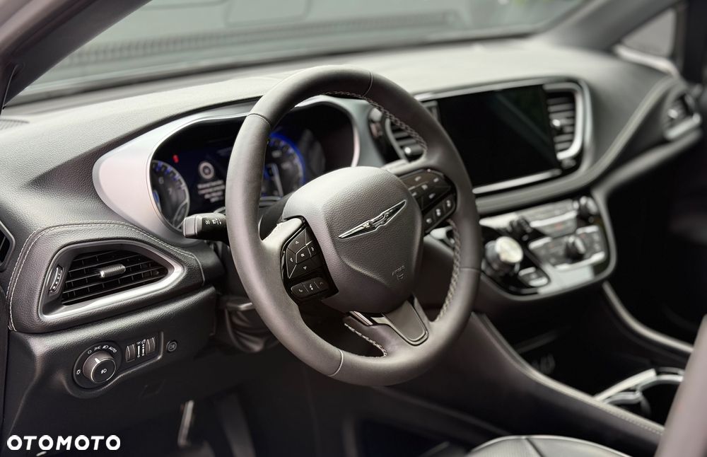 Chrysler Pacifica - 13