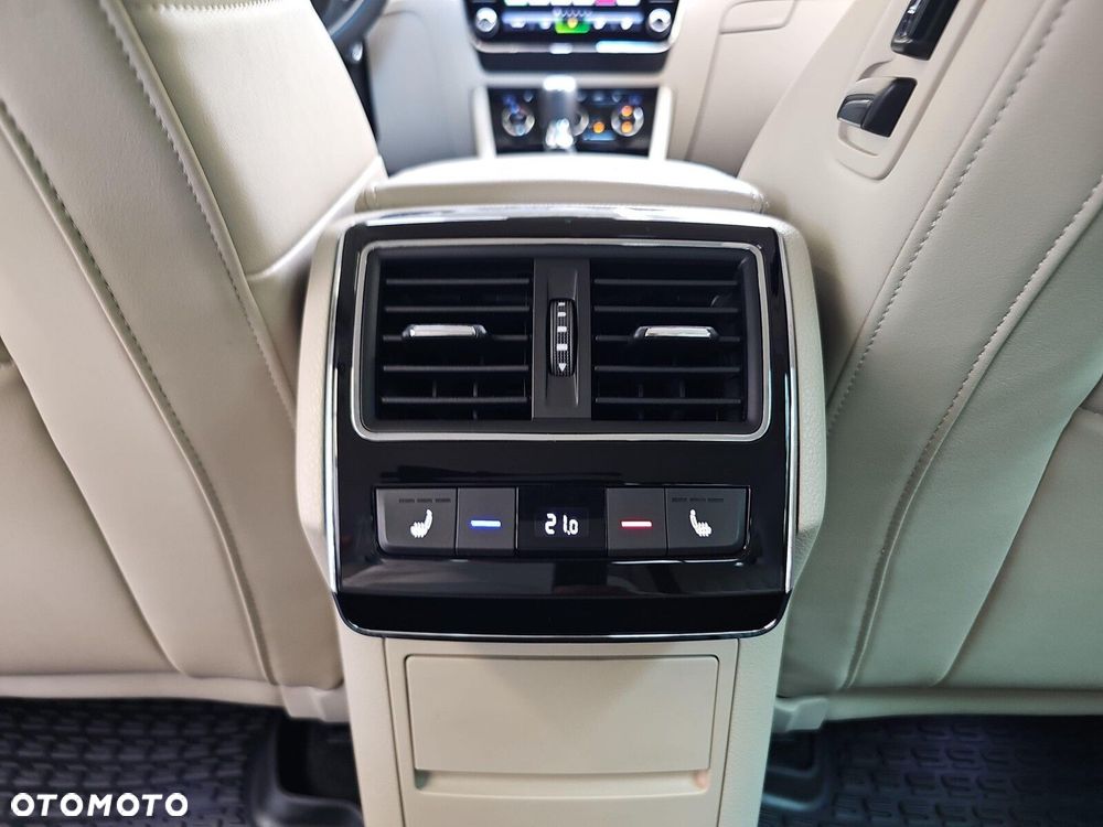 Skoda Superb 2.0 TSI Style DSG - 19