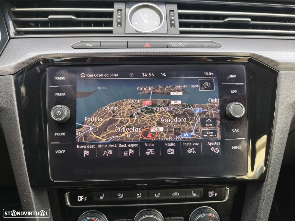 VW Passat Variant 2.0 TDi R-Line DSG - 29