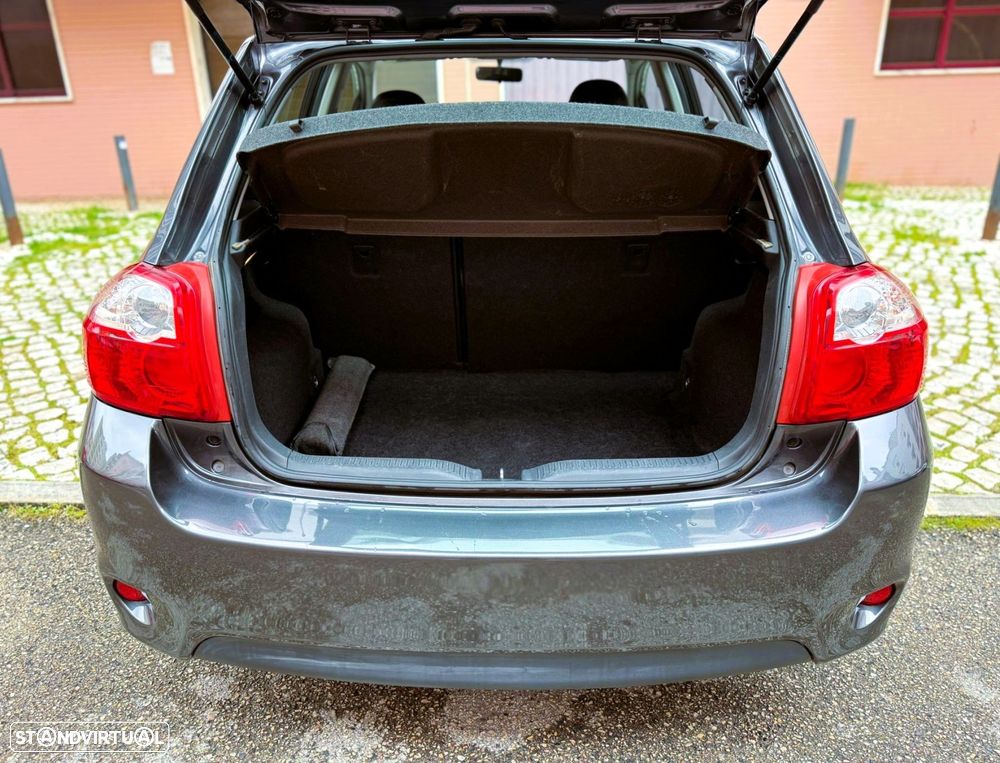 Toyota Auris 1.4 D-4D Sol - 19