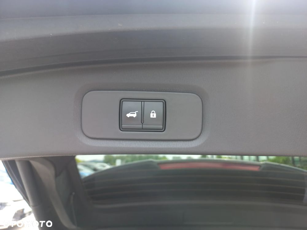 Nissan Qashqai 1.3 DIG-T MHEV 4x4 Tekna Xtronic - 13