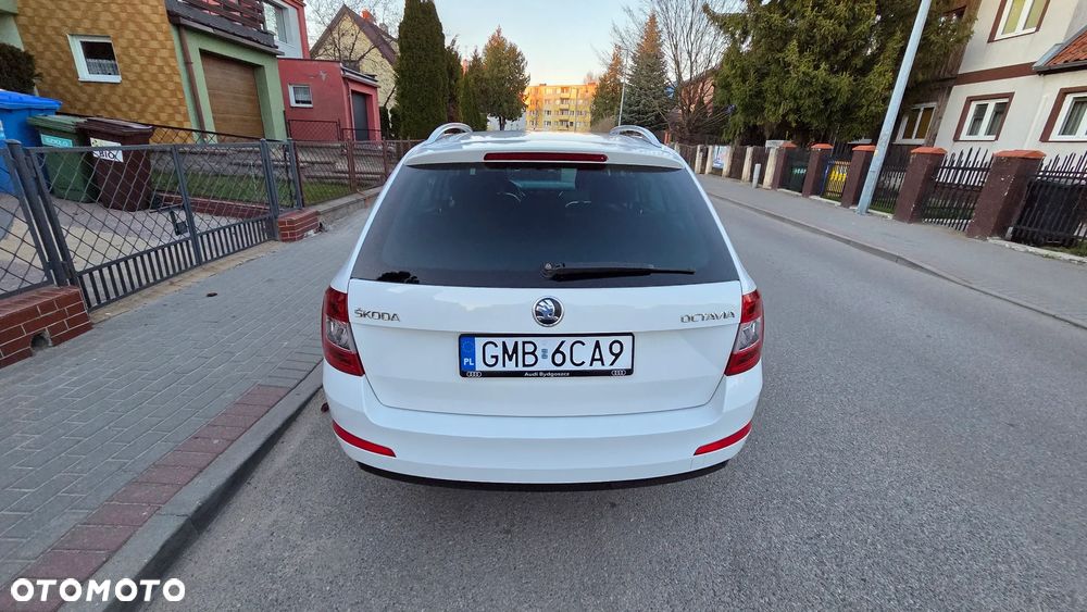 Skoda Octavia 1.6 TDI DPF DSG Elegance - 20