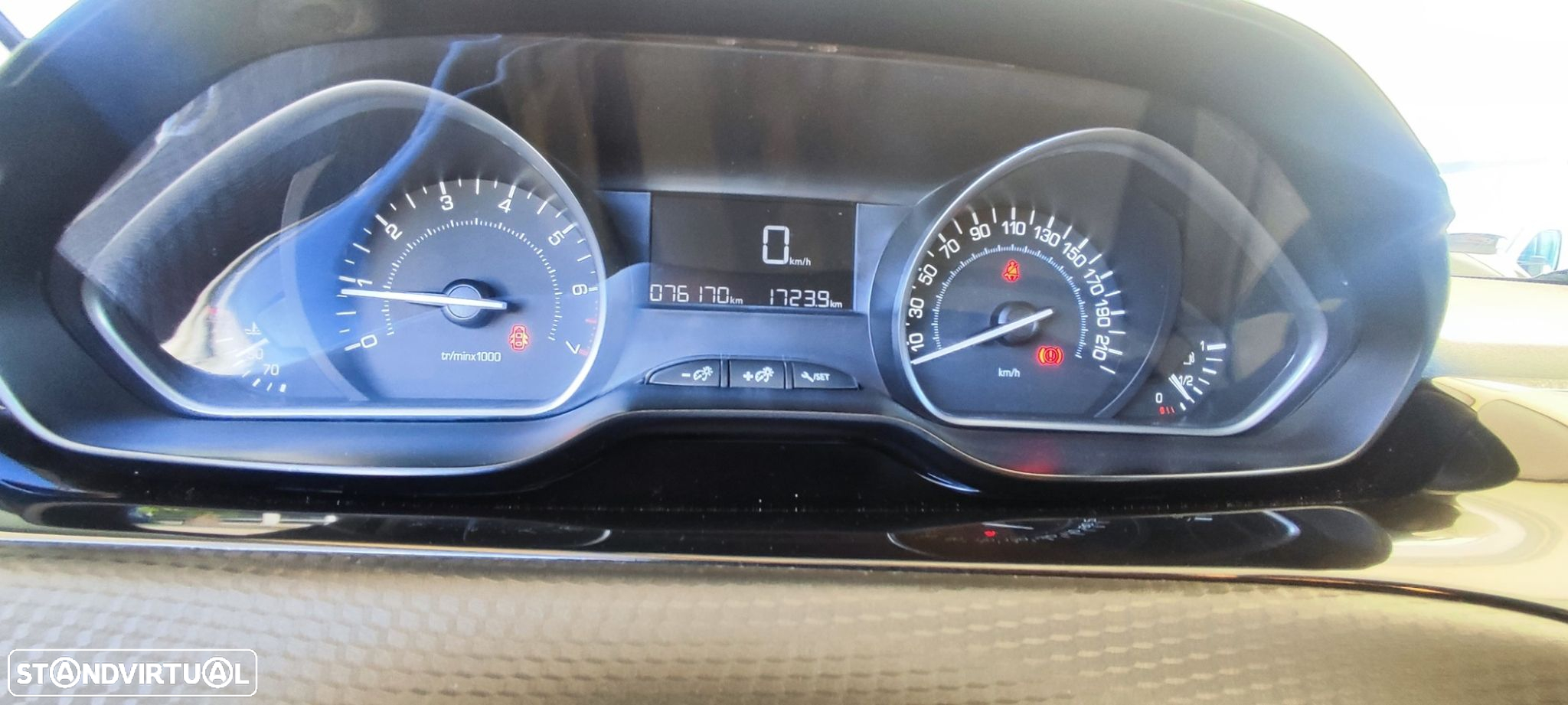 Peugeot 208 1.2 PureTech Style - 20