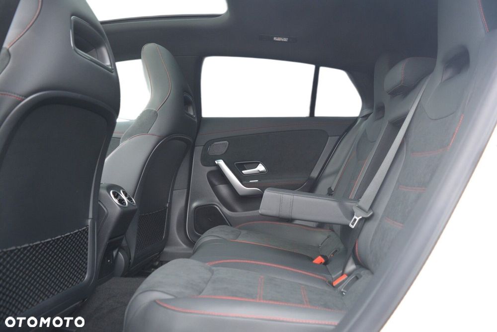 Mercedes-Benz CLA 200 AMG Line 7G-DCT - 8