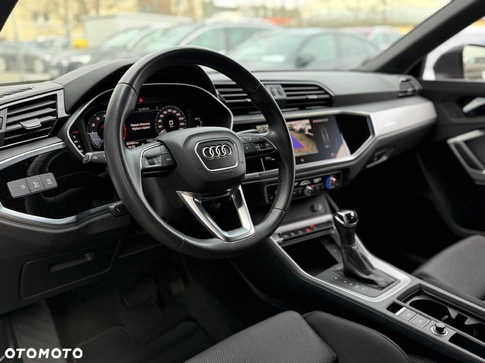 Audi Q3 Sportback - 14