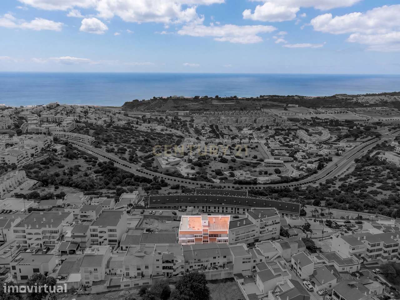 T0+1 Renovado com Armazém de 105 m² e Logradouro Privado em Albufeira - Grande imagem: 2/25