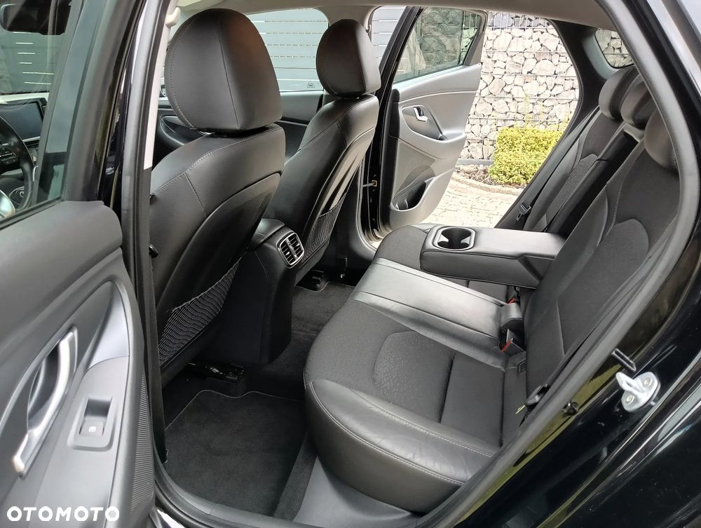 Hyundai i30 1.4 T-GDI DCT Premium - 10