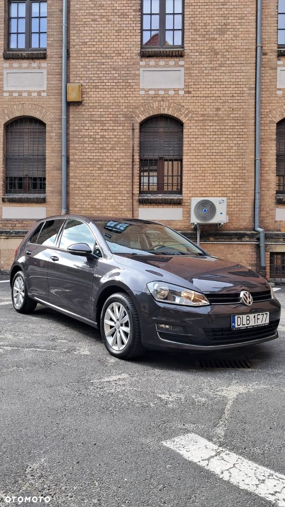 Volkswagen Golf - 2
