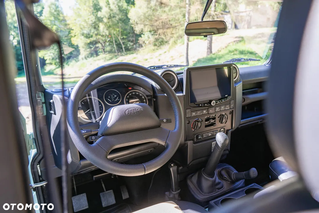 Land Rover Defender 110 2.4 TD4 SE - 21