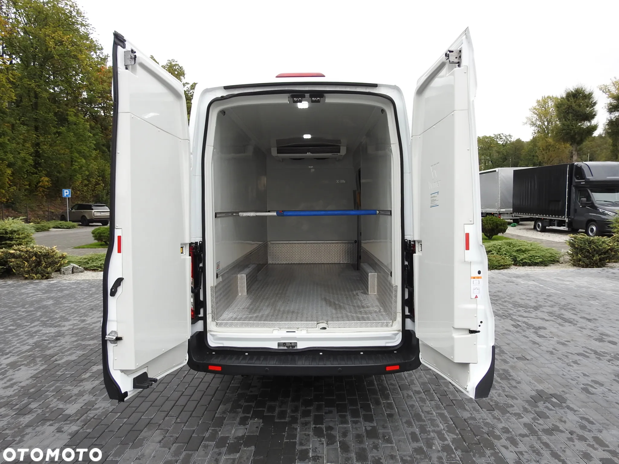 Ford TRANSIT FURGON CHŁODNIA 0*C FUNKCJA GRZANIA ZASILANIE 230V TEMPOMAT NAWIGACJA KLIMATYZACJA LEDY 130KM [ E41585 ] - 13