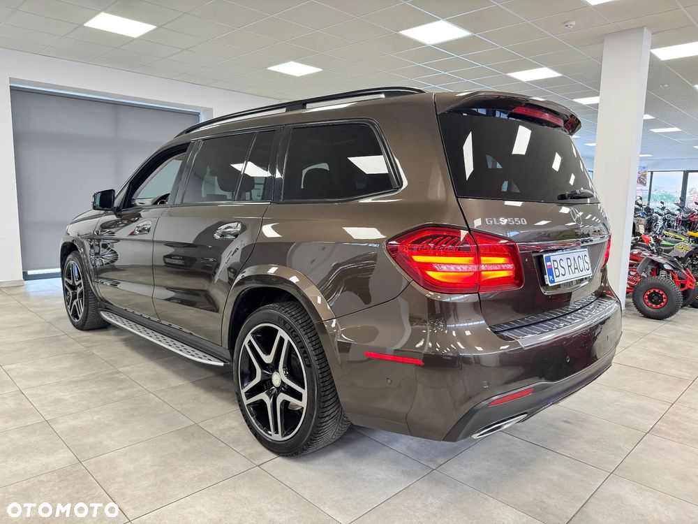 Mercedes-Benz GLS - 31