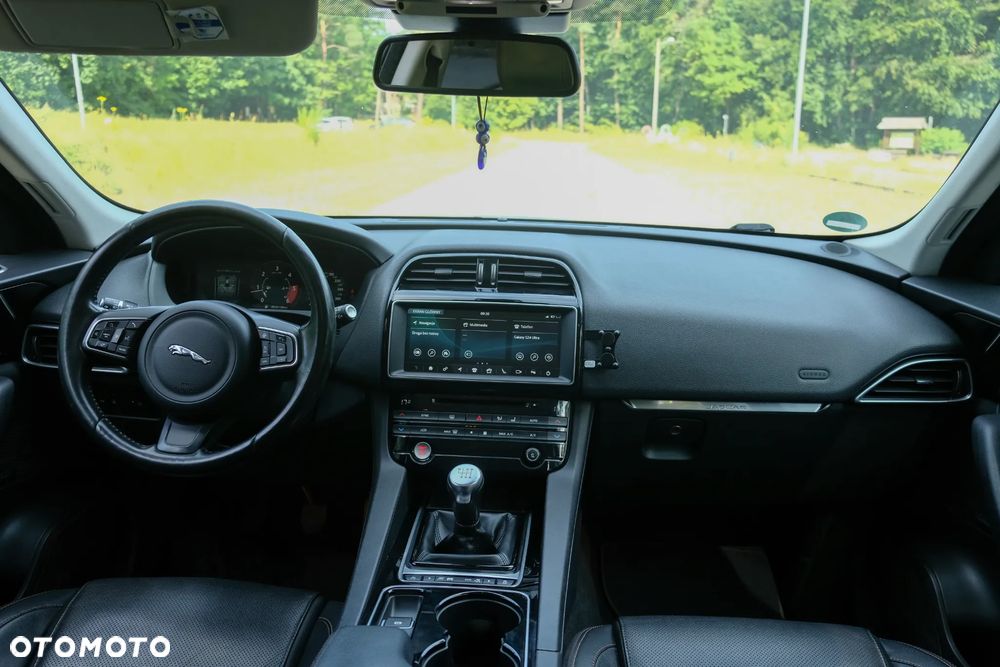 Jaguar F-Pace 2.0 i4D AWD Prestige - 10