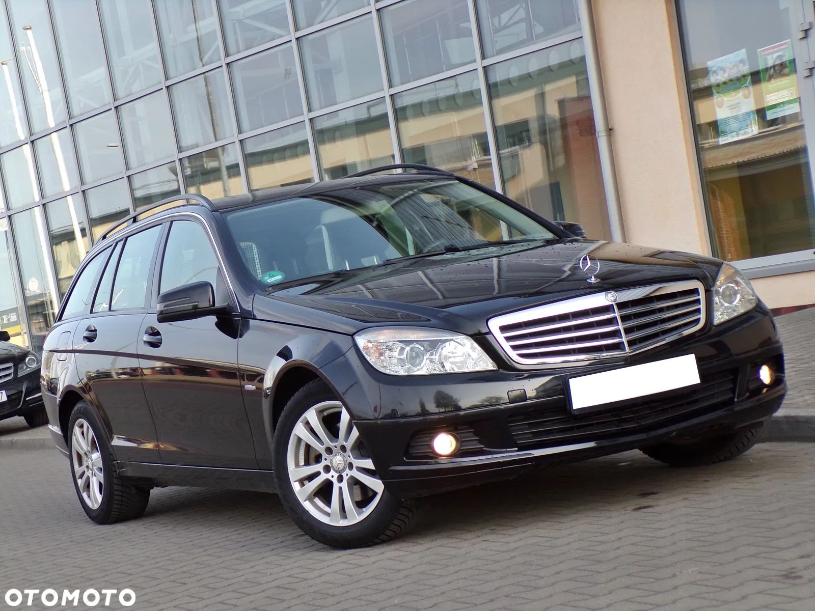 Mercedes-Benz Klasa C 180 T CGI Automatik BlueEFFICIENCY Elegance - 1