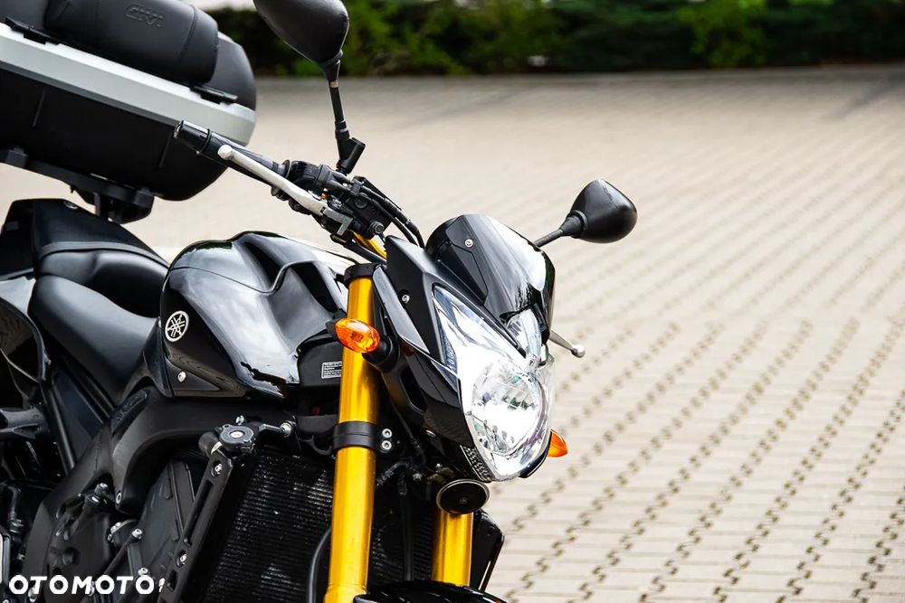 Yamaha FZ8 - 10