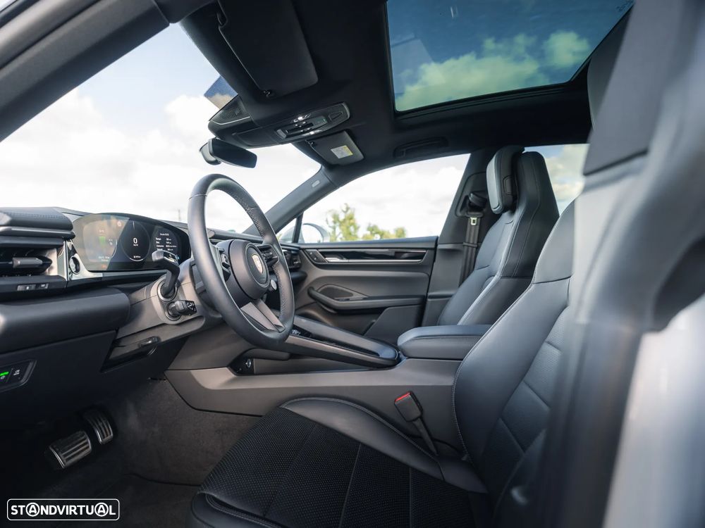 Porsche Macan Electric - 14