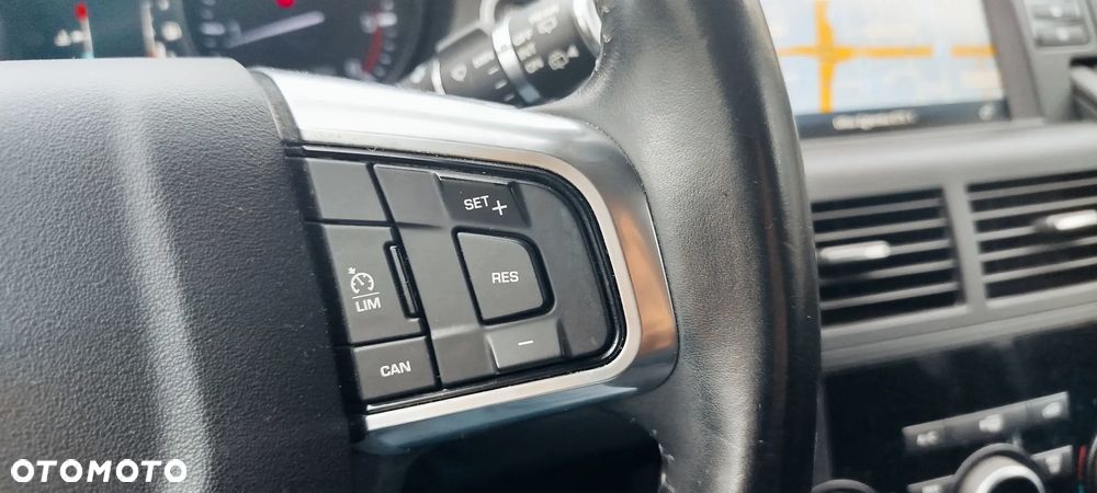 Land Rover Discovery Sport TD4 HSE - 12